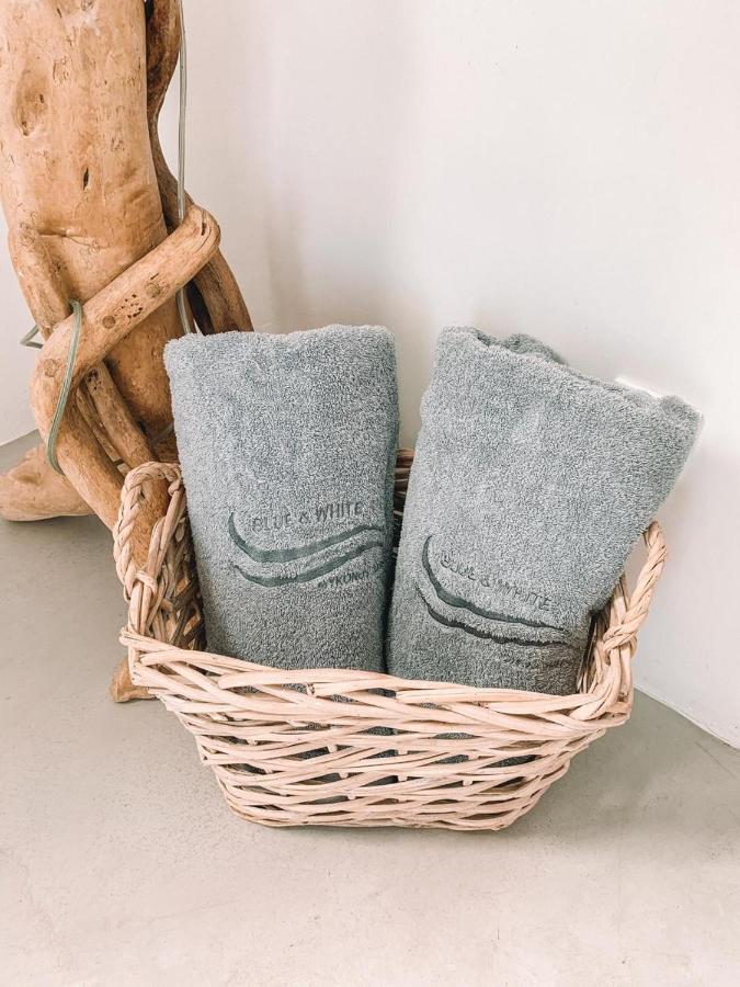 אורנוס Blue, White And Grey Suites מראה חיצוני תמונה