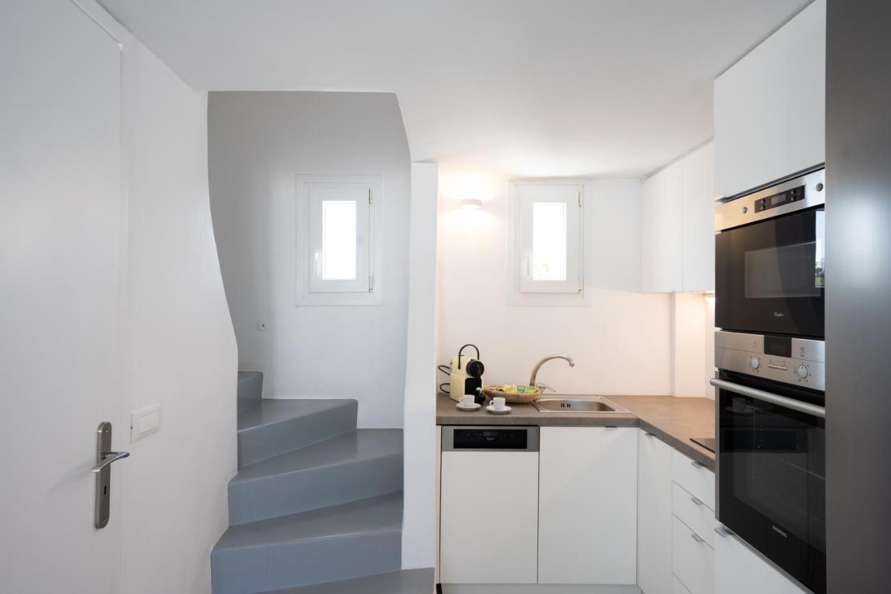 אורנוס Blue, White And Grey Suites מראה חיצוני תמונה