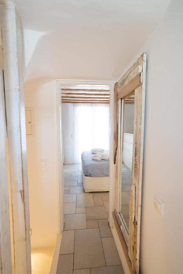 אורנוס Blue, White And Grey Suites מראה חיצוני תמונה