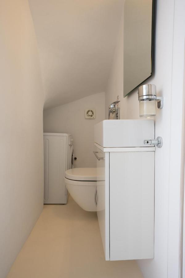 אורנוס Blue, White And Grey Suites מראה חיצוני תמונה