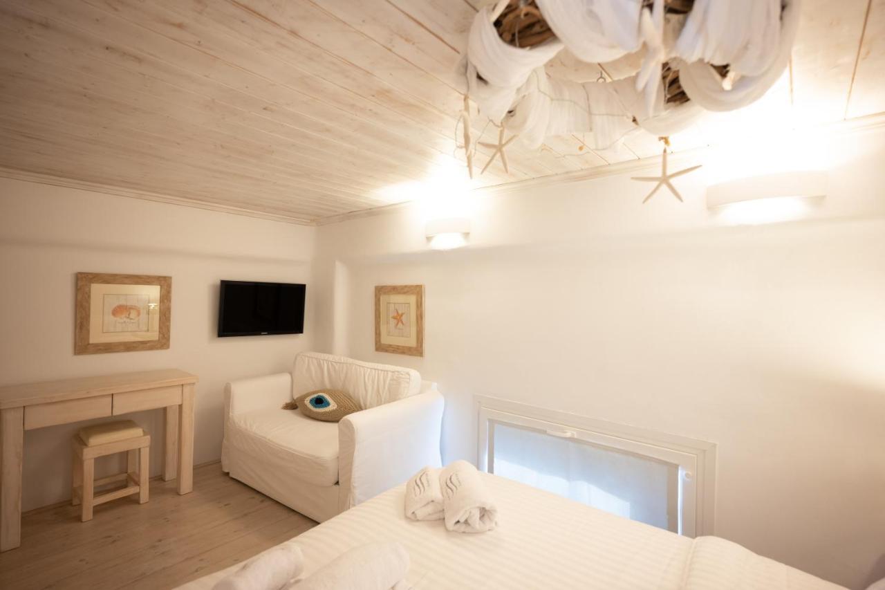 אורנוס Blue, White And Grey Suites מראה חיצוני תמונה