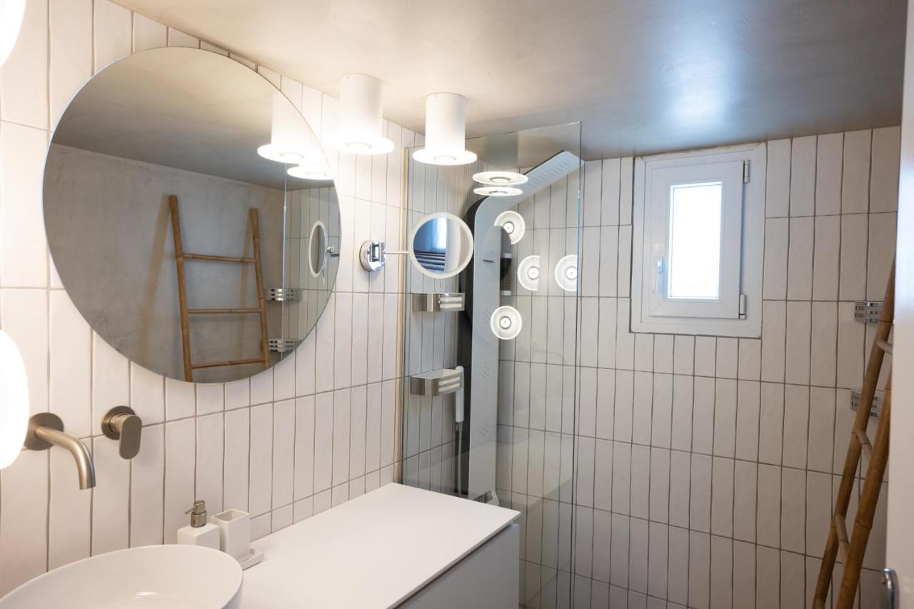 אורנוס Blue, White And Grey Suites מראה חיצוני תמונה