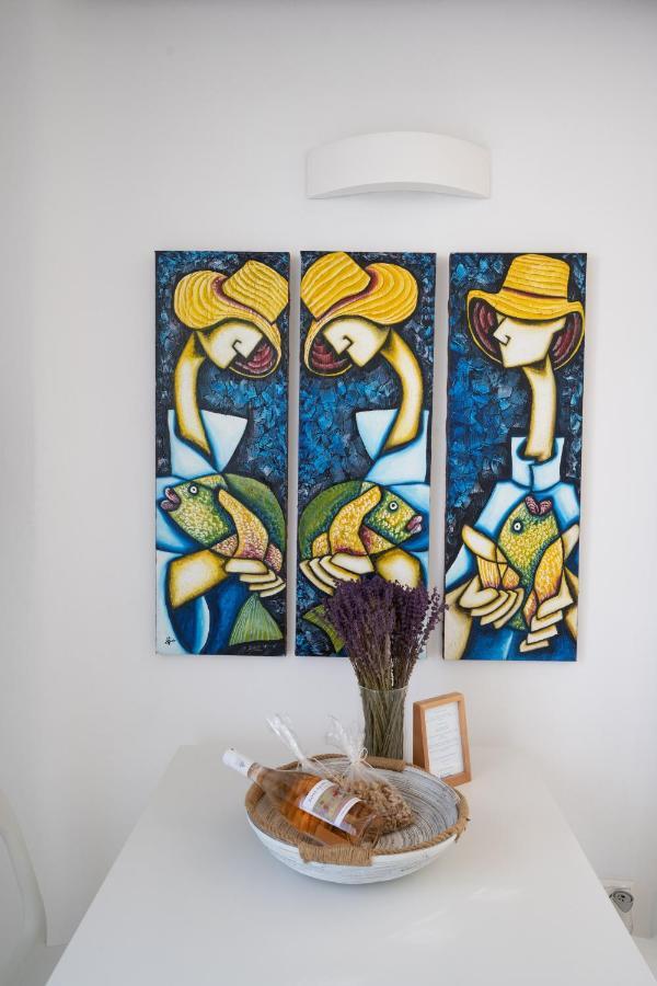 אורנוס Blue, White And Grey Suites מראה חיצוני תמונה