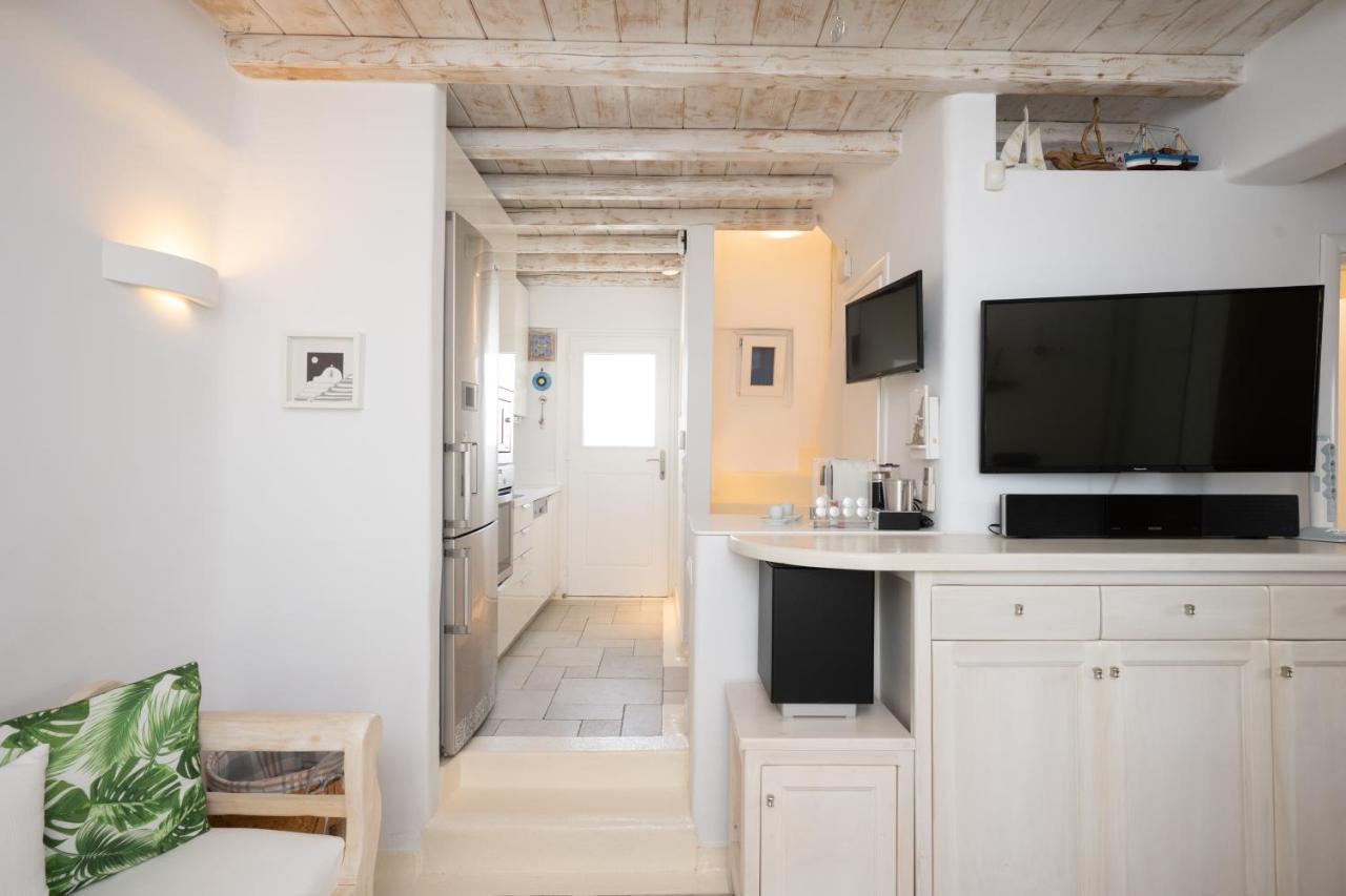 אורנוס Blue, White And Grey Suites מראה חיצוני תמונה