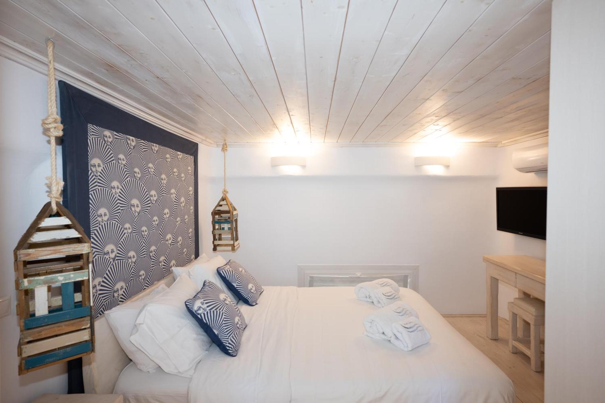 אורנוס Blue, White And Grey Suites מראה חיצוני תמונה