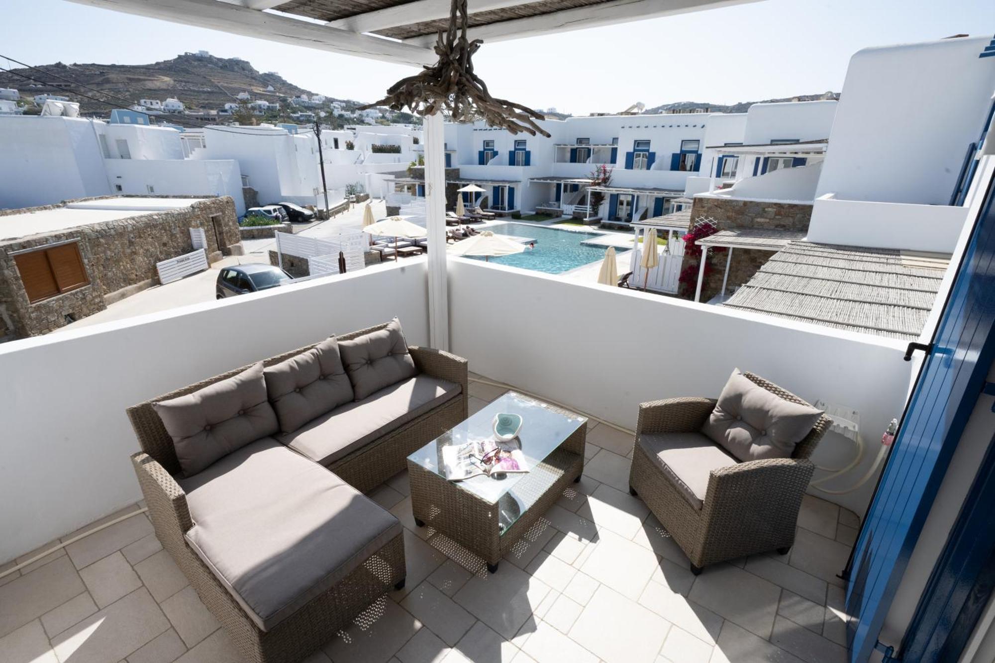 אורנוס Blue, White And Grey Suites מראה חיצוני תמונה