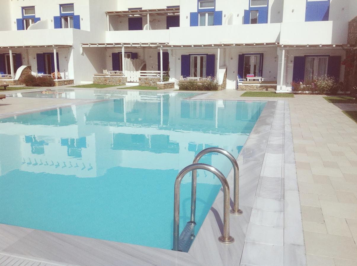 אורנוס Blue, White And Grey Suites מראה חיצוני תמונה