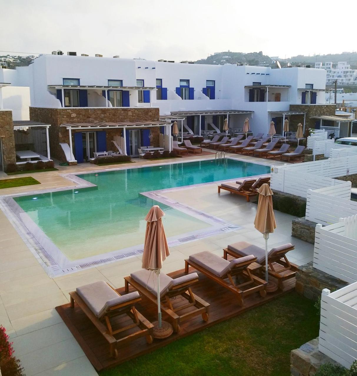אורנוס Blue, White And Grey Suites מראה חיצוני תמונה